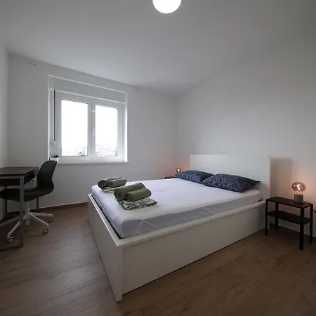 Modern Flat *
