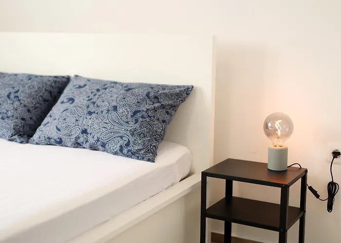 Modern Flat شقة *