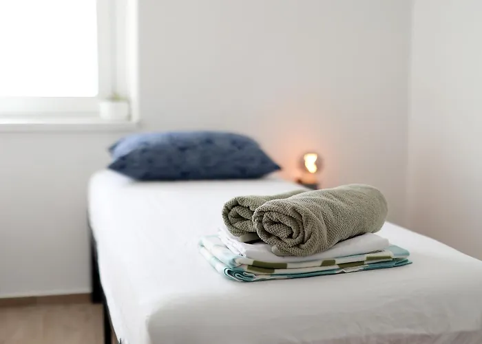 Modern Flat شقة غييكا