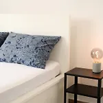 Modern Flat Lejlighed *